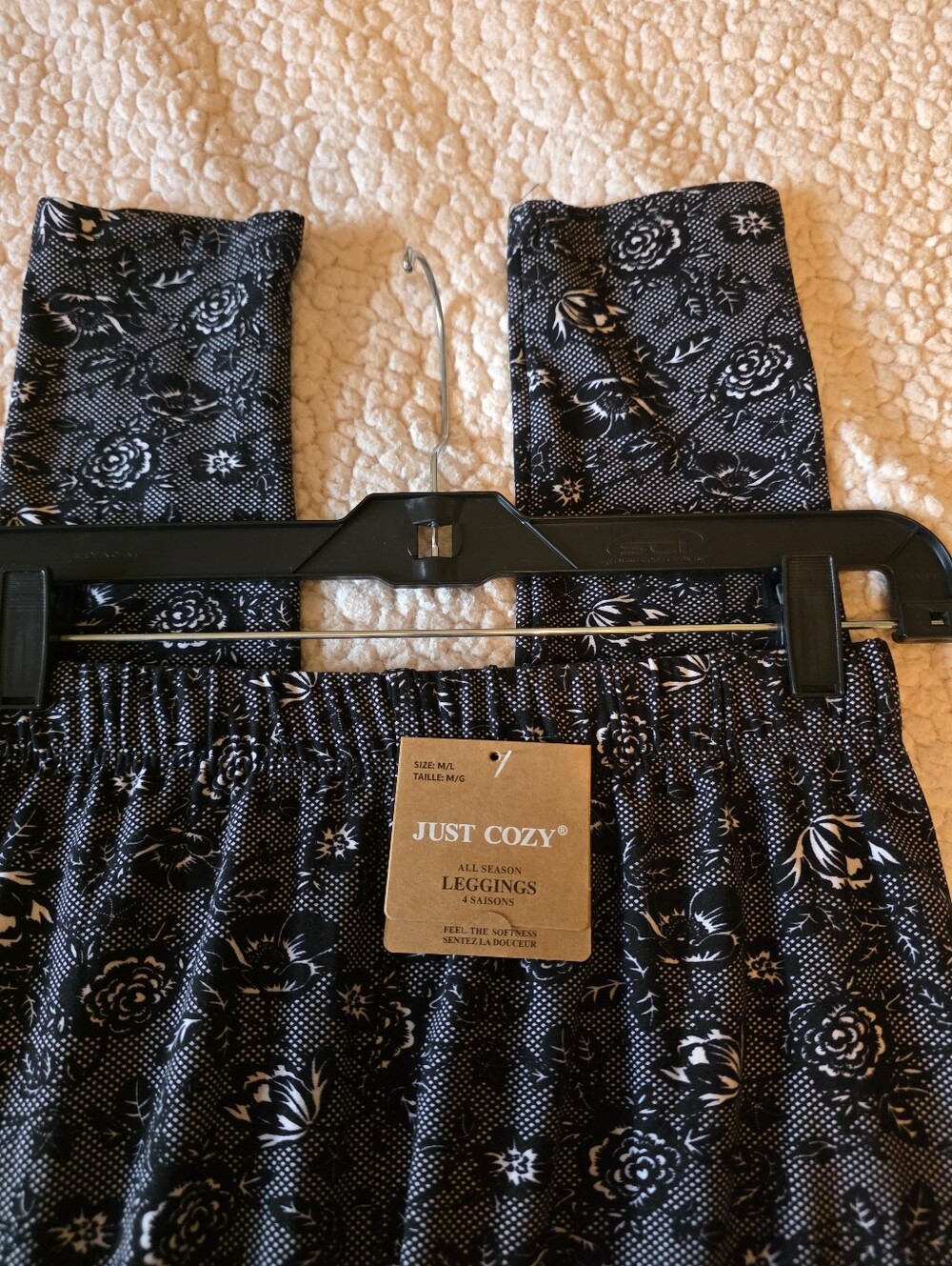 Just Cozy Black White Floral Lace Print Leggings M/L NWT